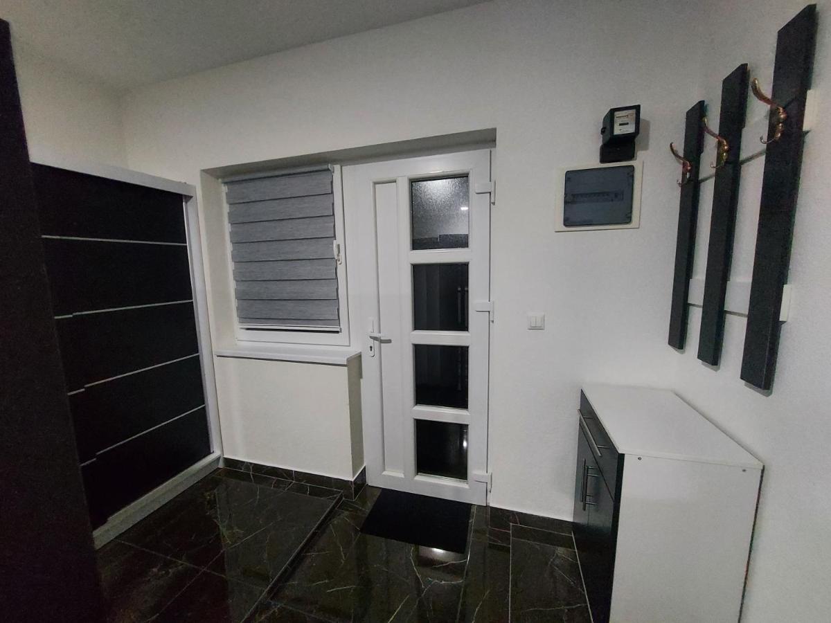 Malm Travnik Apartment Luaran gambar