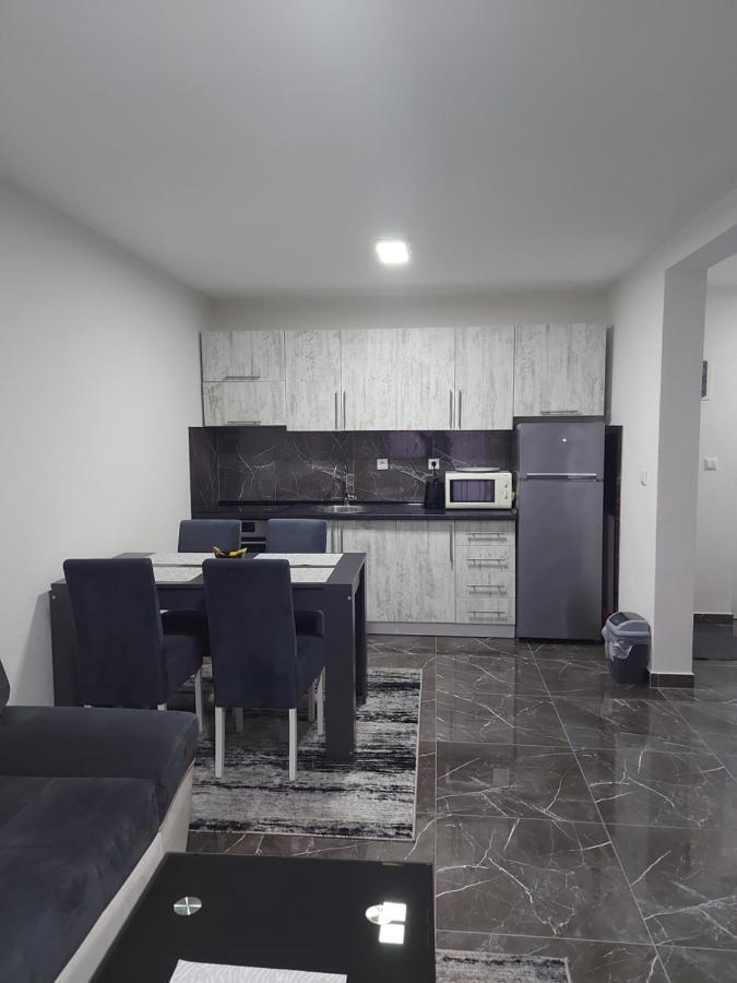 Malm Travnik Apartment Luaran gambar